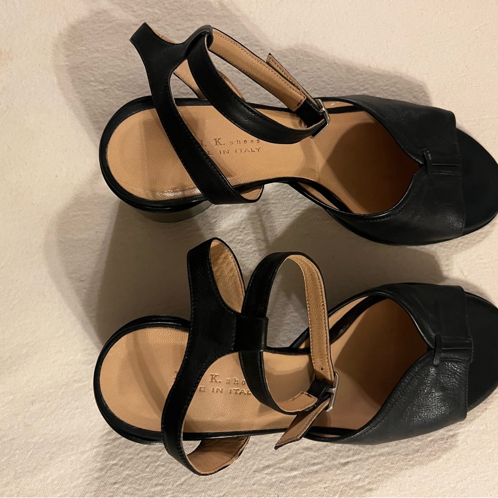 I. N..K. Women's Black Leather Strappy Block Heel Sandals